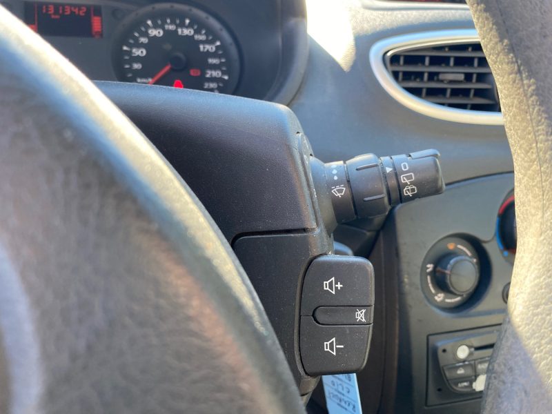 RENAULT CLIO 1.2i - 16V 2011