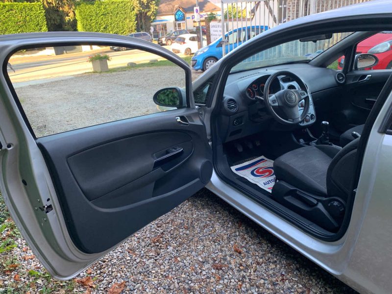 OPEL CORSA 1.2 Twinport  Essentia 3p 2012