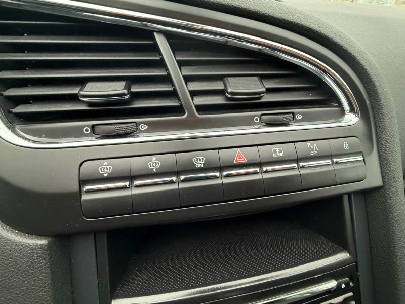 PEUGEOT 5008 ALLURE 1.6 HDI 120CV BOITE AUTOMATIQUE EAT6 2015