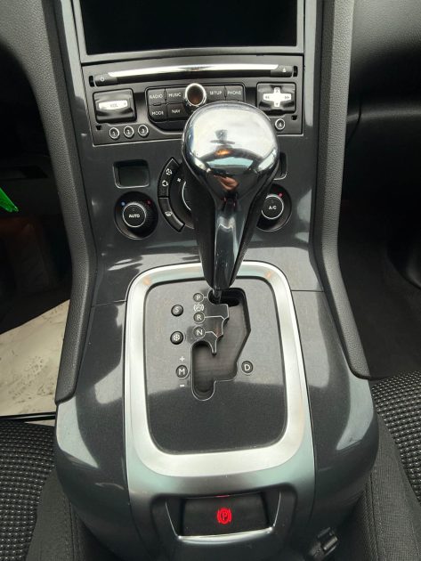 PEUGEOT 5008 ALLURE 1.6 HDI 120CV BOITE AUTOMATIQUE EAT6 2015