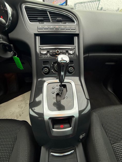 PEUGEOT 5008 ALLURE 1.6 HDI 120CV BOITE AUTOMATIQUE EAT6 2015
