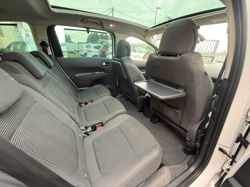 PEUGEOT 5008 ALLURE 1.6 HDI 120CV BOITE AUTOMATIQUE EAT6 2015