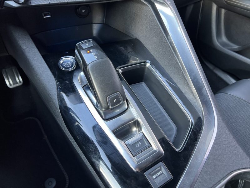 PEUGEOT 3008 1.5 BlueHDi 130ch GT LINE EAT8 - ENTRETIEN COMPLET 2020