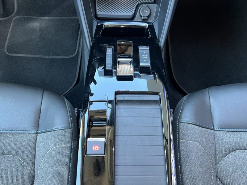 CITROEN C4 III 1.2 130cv EAT8 SHINE - DISTRIBUTION À JOUR 2021