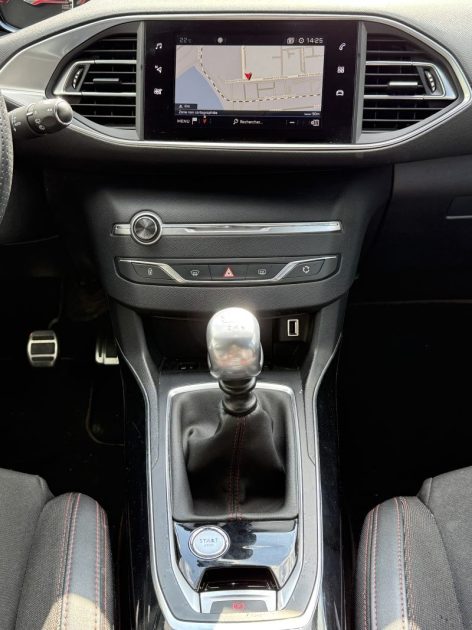 PEUGEOT 308 PEUGEOT 308 1.2 130 CV S&S GT LINE / COURROIE EFFECTUÉE .