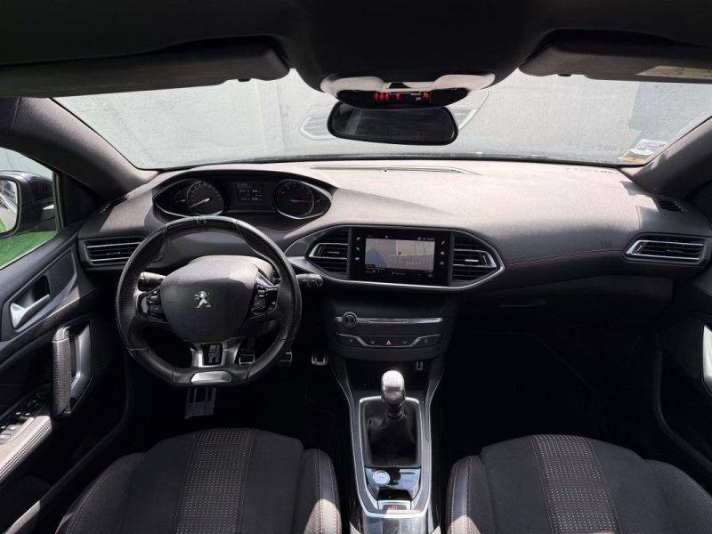 PEUGEOT 308 PEUGEOT 308 1.2 130 CV S&S GT LINE / COURROIE EFFECTUÉE .