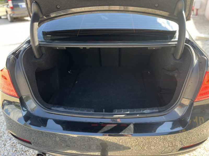 B.M.W. SERIE 3 318d 143ch Executive 2015