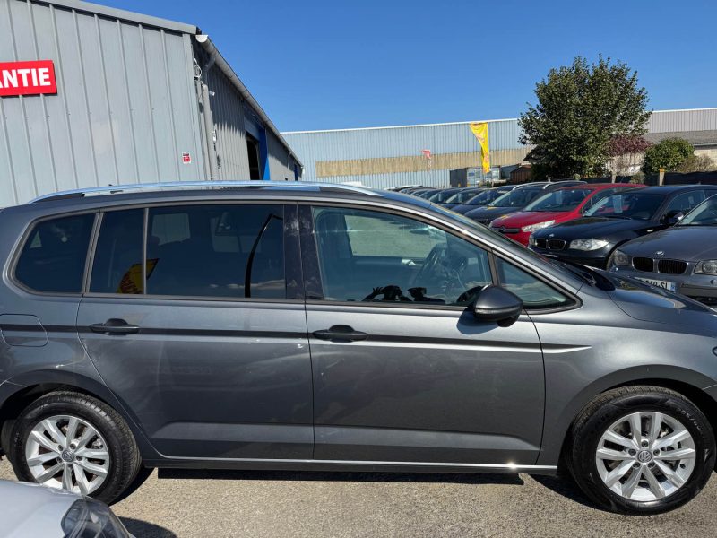 VOLKSWAGEN TOURAN 