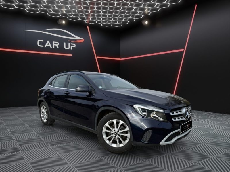 MERCEDES CLASSE GLA 180 d Intuition BlueEfficiency 109 cv / Toit ouvrant