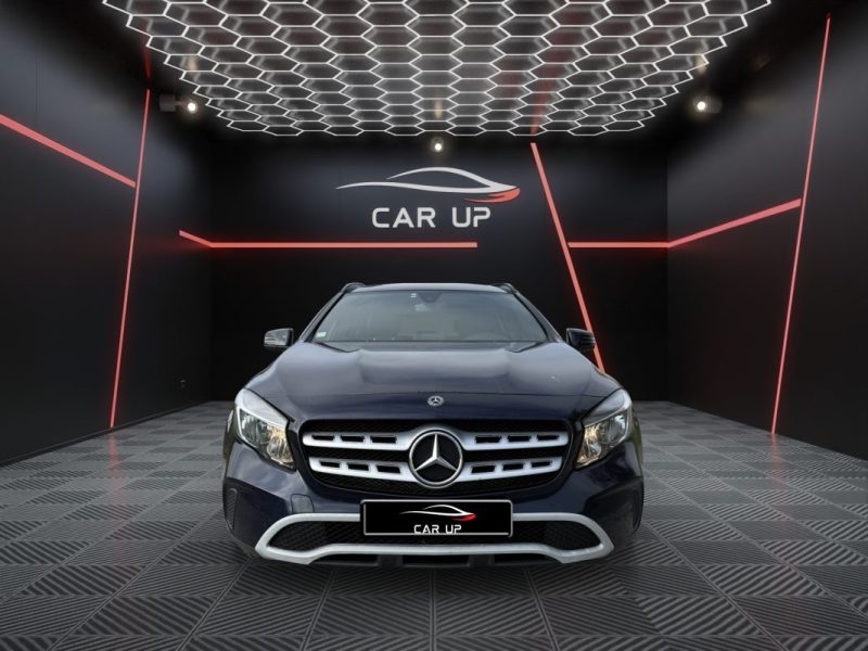 MERCEDES CLASSE GLA 180 d Intuition BlueEfficiency 109 cv / Toit ouvrant