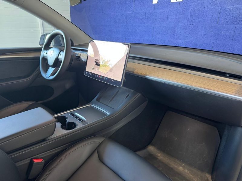 Tesla Model Y Long Range RWD 