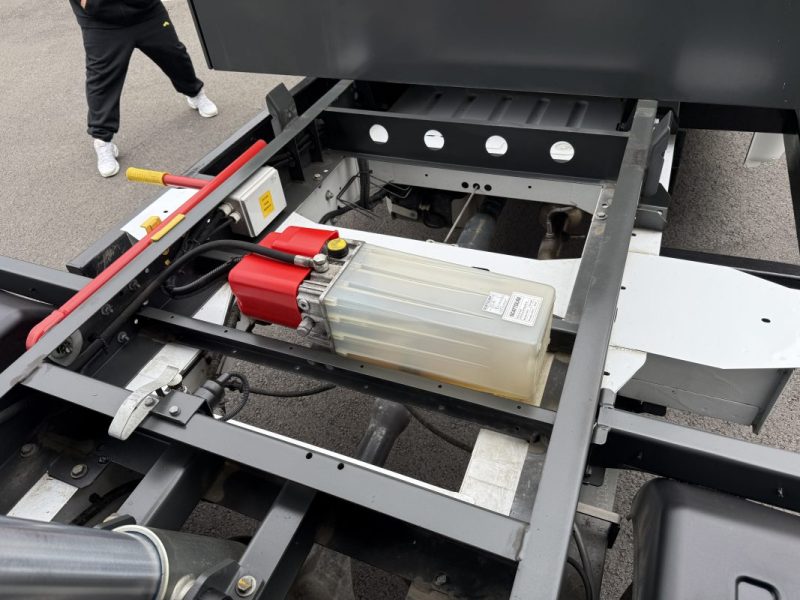 Renault Master III (3) Benne 165 DCI 163cv - VERIN 5.5T - GPS 