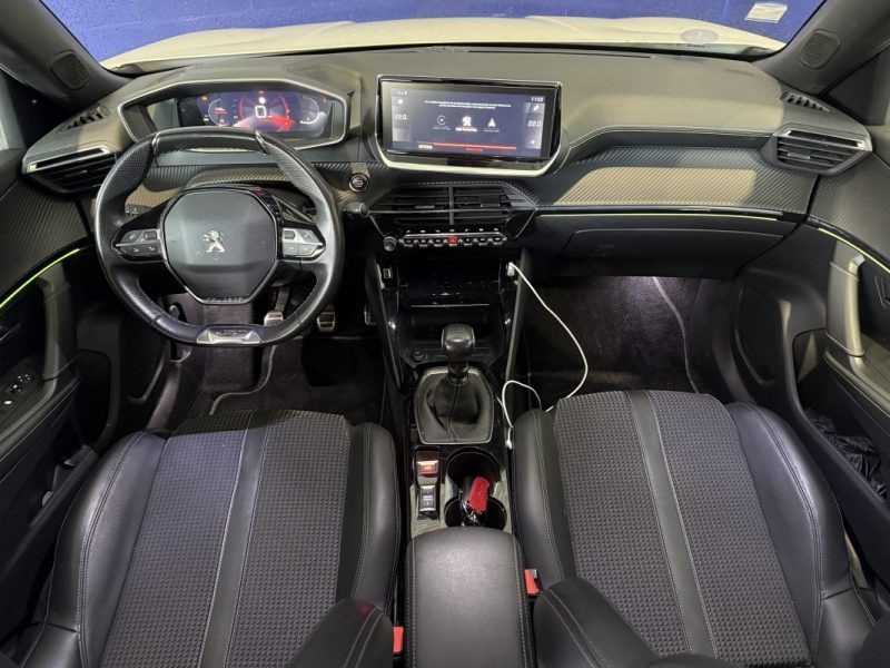Peugeot 2008 II1.2 Puretech 130cv GT Line - APPLE CARPLAY - CAMERA - REGULATEUR 