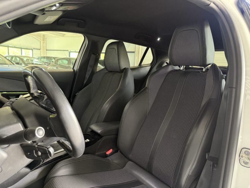 Peugeot 2008 II1.2 Puretech 130cv GT Line - APPLE CARPLAY - CAMERA - REGULATEUR 