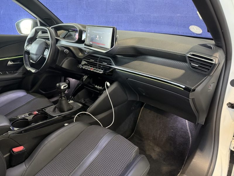 Peugeot 2008 II1.2 Puretech 130cv GT Line - APPLE CARPLAY - CAMERA - REGULATEUR 
