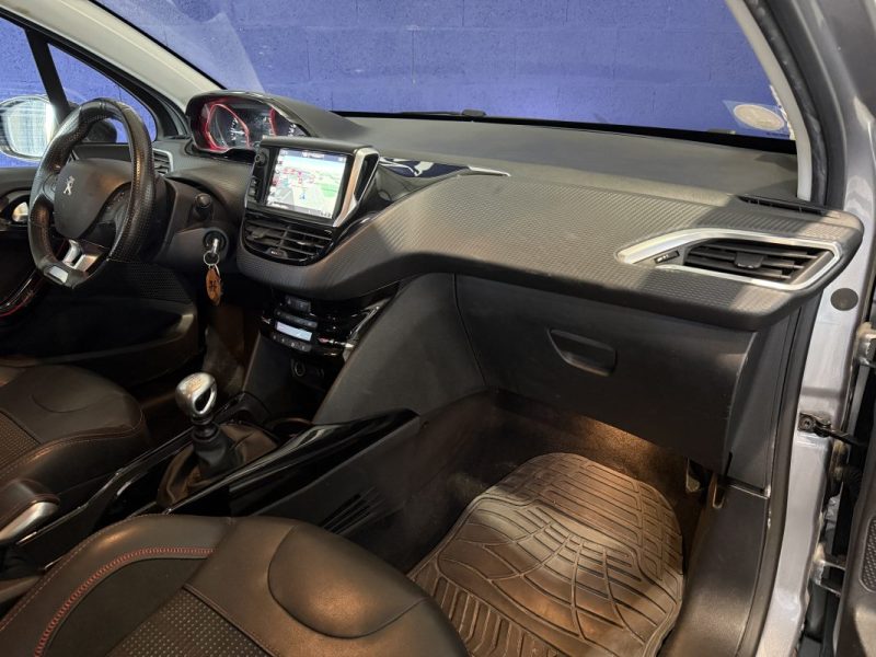 Peugeot 2008 1.2i 130 cv GT Line - CAMERA - REGULATEUR
