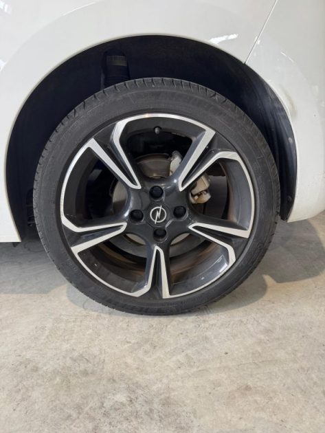 Opel Corsa F 1.2i Turbo 100cv GS-Line 5 Portes 