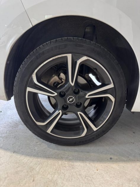 Opel Corsa F 1.2i Turbo 100cv GS-Line 5 Portes 