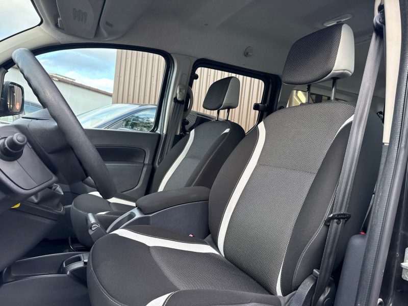 RENAULT GRAND KANGOO 1.5 DCI 110 AUTHENTIQUE 7 PLACES