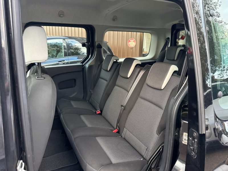 RENAULT GRAND KANGOO 1.5 DCI 110 AUTHENTIQUE 7 PLACES