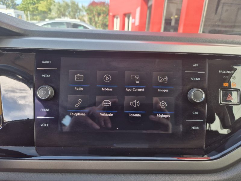 VOLKSWAGEN POLO 6 1.0 65 S&S BVM5 Confortline 2017