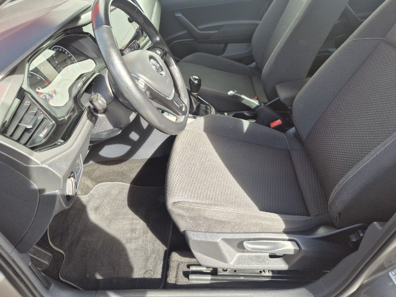 VOLKSWAGEN POLO 6 1.0 65 S&S BVM5 Confortline 2017