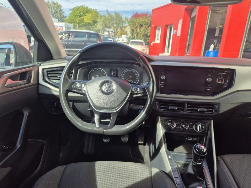 VOLKSWAGEN POLO 6 1.0 65 S&S BVM5 Confortline 2017