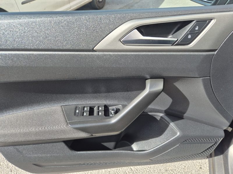 VOLKSWAGEN POLO 6 1.0 65 S&S BVM5 Confortline 2017