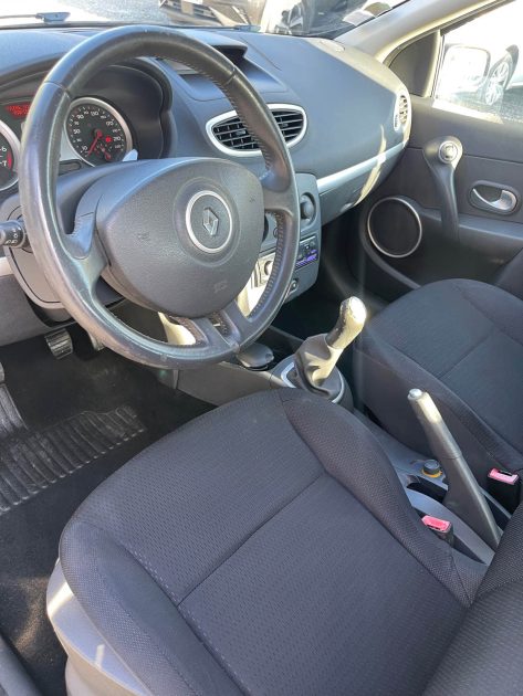 RENAULT CLIO CONFORT DYNAMIQUE 1.2i 75cv