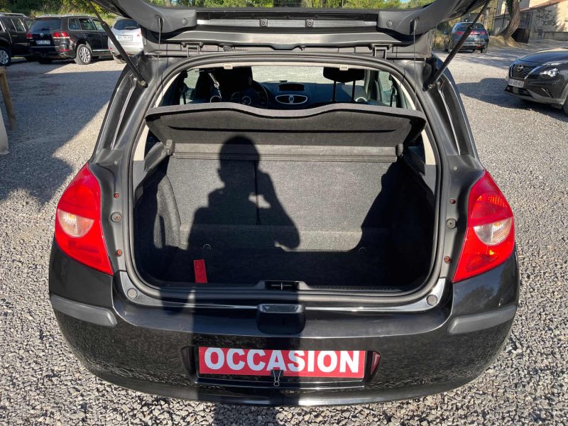 RENAULT CLIO CONFORT DYNAMIQUE 1.2i 75cv