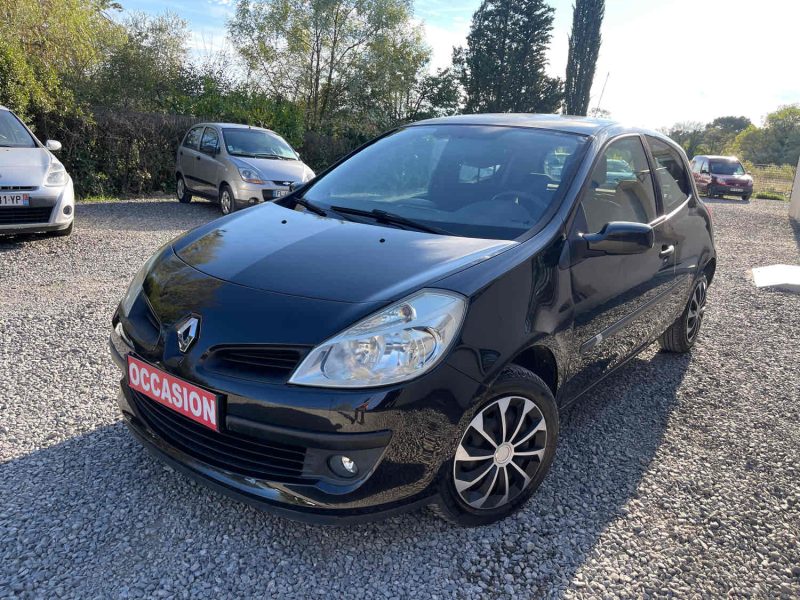 RENAULT CLIO CONFORT DYNAMIQUE 1.2i 75cv
