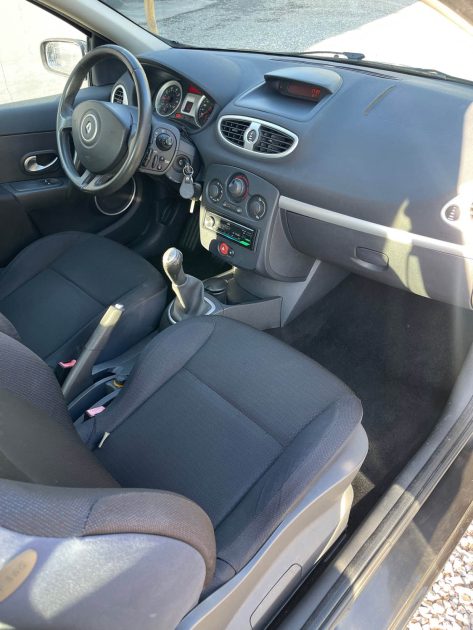 RENAULT CLIO CONFORT DYNAMIQUE 1.2i 75cv