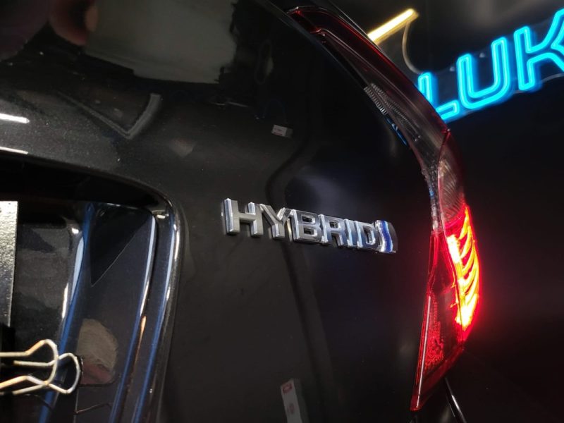 TOYOTA C-HR 122h DYNAMIC BUSINESS / CAMERA DE RECUL / SIEGES CHAUFFANTS 