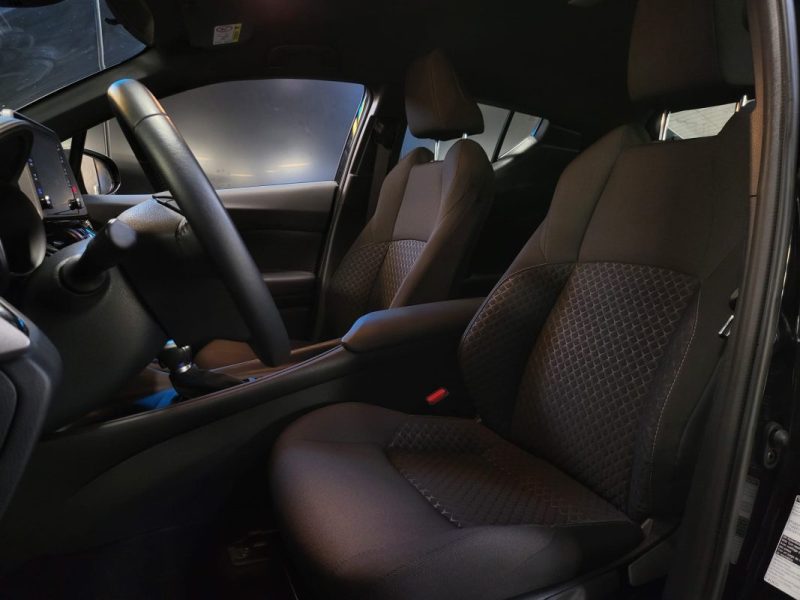 TOYOTA C-HR 122h DYNAMIC BUSINESS / CAMERA DE RECUL / SIEGES CHAUFFANTS 