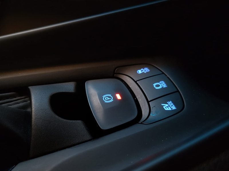 TOYOTA C-HR 122h DYNAMIC BUSINESS / CAMERA DE RECUL / SIEGES CHAUFFANTS 