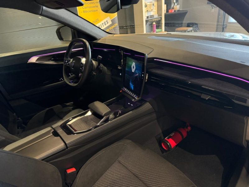 RENAULT  AUSTRAL  ICONIC ESPRIT ALPINE 200 E-TECH / TOIT PANORAMIQUE / SIEGES ELEC / CAM 360° / VOLANT CHAUFFANT / 1ERE MAIN  2025