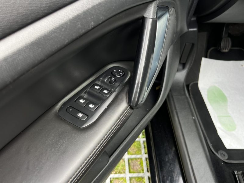 PEUGEOT 308 SW / BREAK FELINE 1.6 E HDI 115 Cv TOIT PANORAMIQUE GPS CRIT AIR 2 - GARANTIE 1 AN