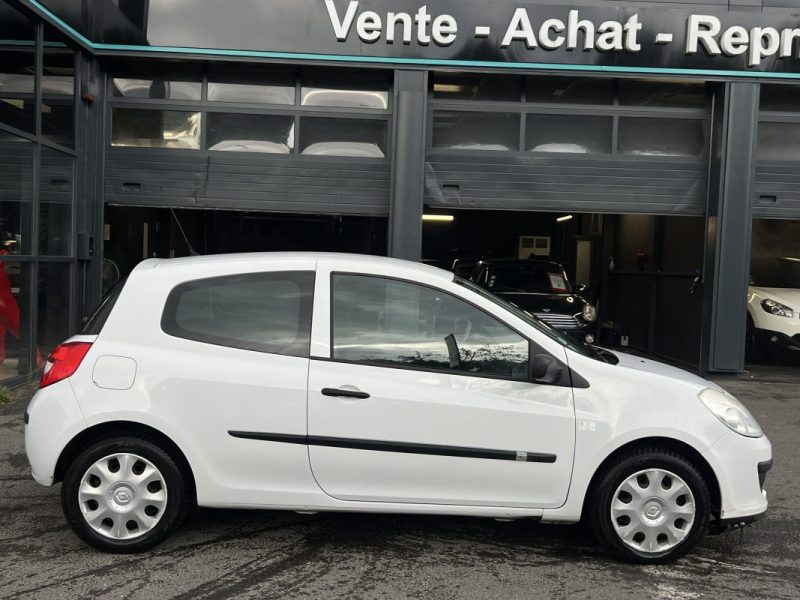 RENAULT CLIO 3 III SOCIETE 1.5 DCI 70 Cv FRAIS A PREVOIR - BIEN LIRE L ANNONCE