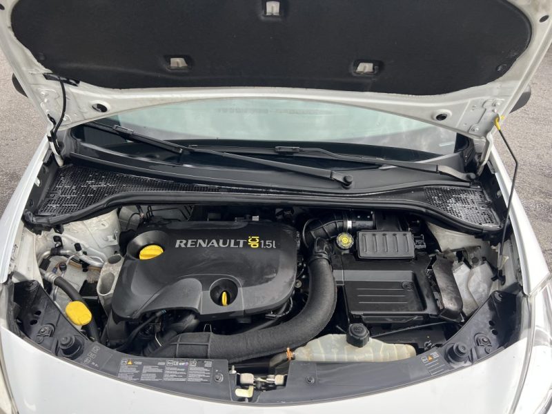 RENAULT CLIO 3 III SOCIETE 1.5 DCI 70 Cv FRAIS A PREVOIR - BIEN LIRE L ANNONCE