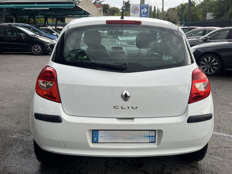 RENAULT CLIO 3 III SOCIETE 1.5 DCI 70 Cv FRAIS A PREVOIR - BIEN LIRE L ANNONCE