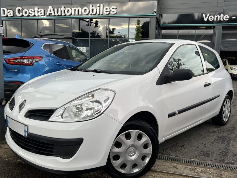 RENAULT CLIO 3 III SOCIETE 1.5 DCI 70 Cv FRAIS A PREVOIR - BIEN LIRE L ANNONCE