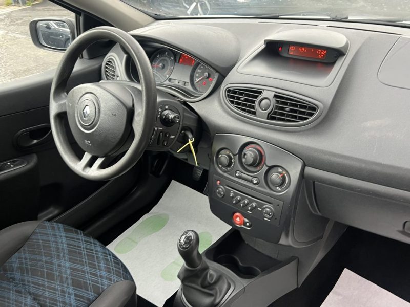 RENAULT CLIO 3 III SOCIETE 1.5 DCI 70 Cv FRAIS A PREVOIR - BIEN LIRE L ANNONCE
