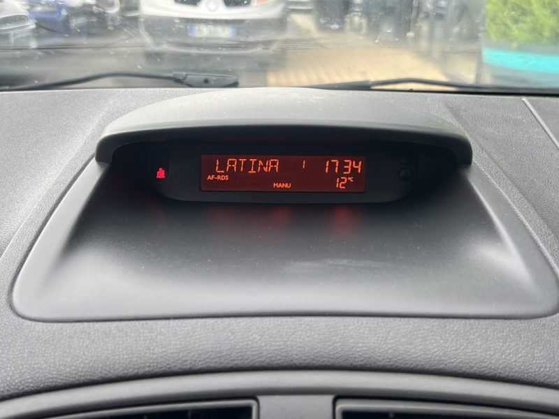 RENAULT CLIO 3 III SOCIETE 1.5 DCI 70 Cv FRAIS A PREVOIR - BIEN LIRE L ANNONCE