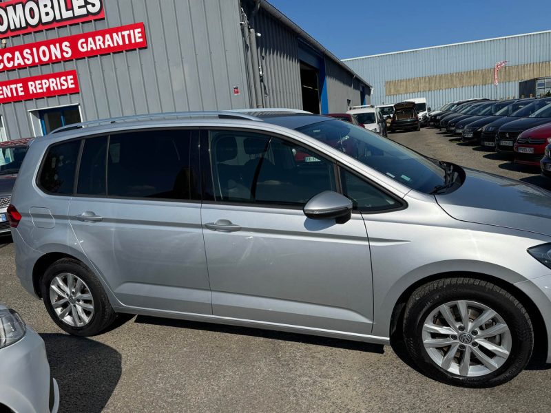 VOLKSWAGEN TOURAN 