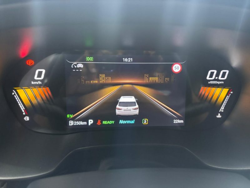 MG ZS 1.5 L Hybrid + Standard 2025