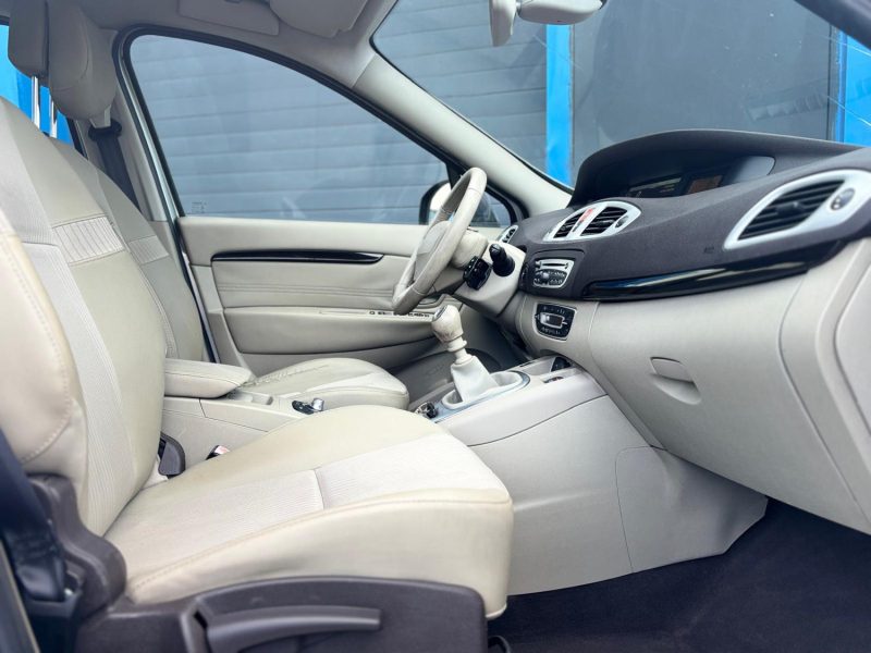 RENAULT SCENIC III  1.9 DCI 130 PRIVILEGE 2009