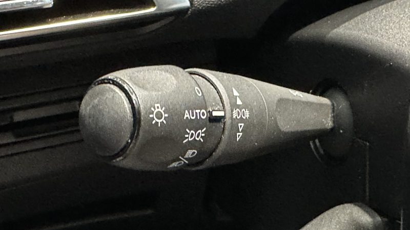 Peugeot 3008 1.5 BlueHDi 130ch Active Business - Carplay -  Attelage - Régulateur de vitesse