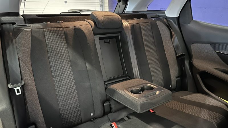 Peugeot 3008 1.5 BlueHDi 130ch Active Business - Carplay -  Attelage - Régulateur de vitesse