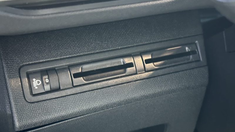 Peugeot 3008 1.5 BlueHDi 130ch Active Business - Carplay -  Attelage - Régulateur de vitesse