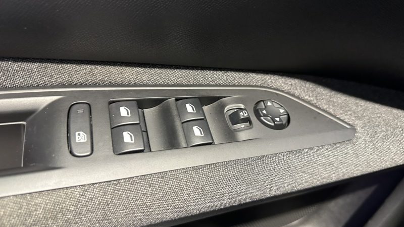 Peugeot 3008 1.5 BlueHDi 130ch Active Business - Carplay -  Attelage - Régulateur de vitesse